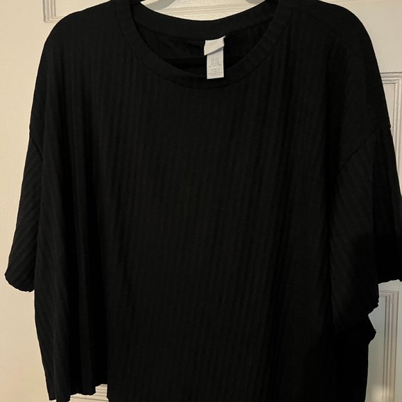 H&M Black Boxy T-Shirt - Picture 3 of 5